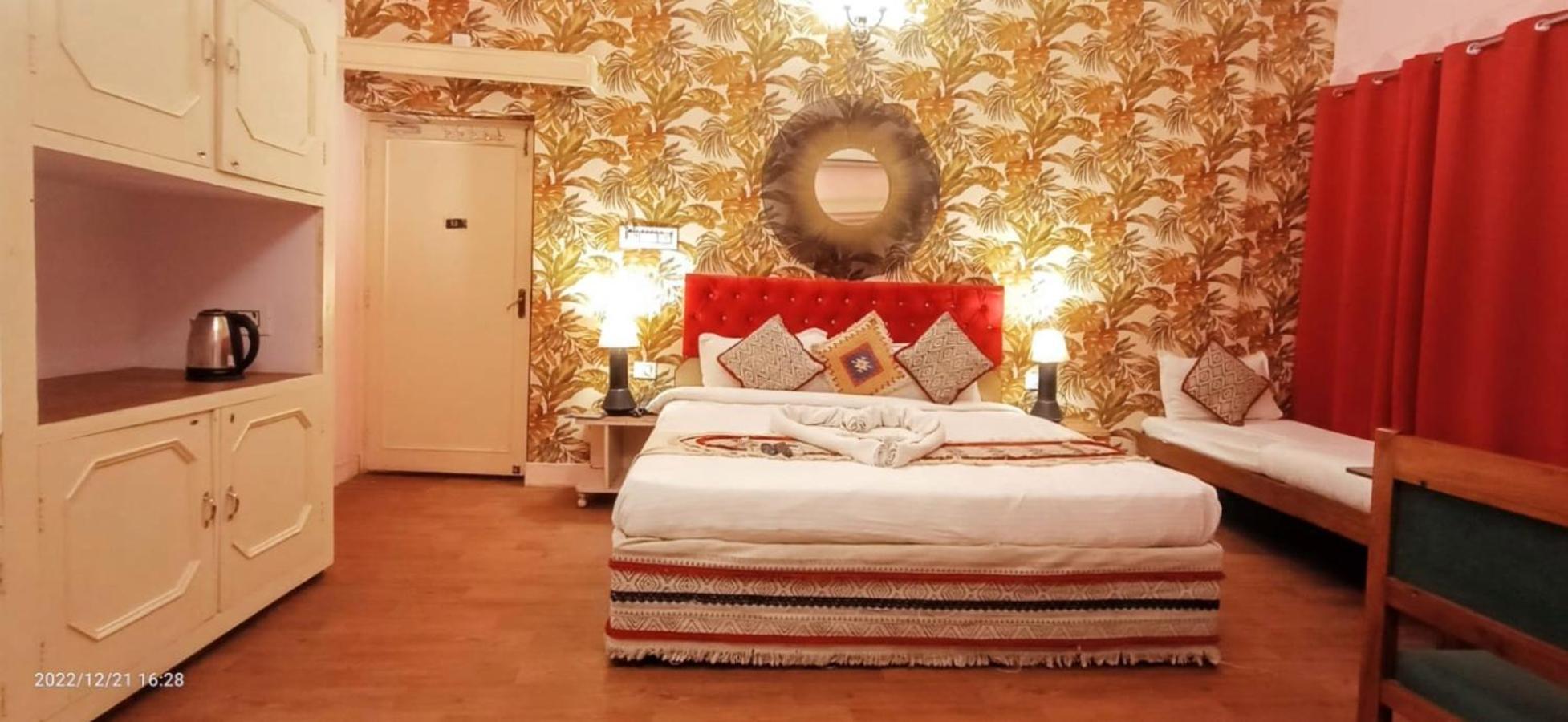 Hotel Pink Palace Jaipur Exteriör bild